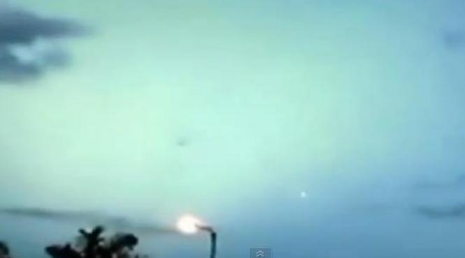 aparitie bizara pe cer in columbia ce a filmat un barbat in timpul unui spectacol de dans video