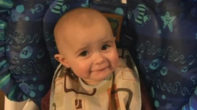 impresionant un copilas de doar zece luni plange ca un adult video