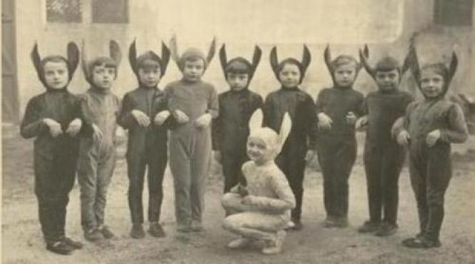 cum se deghizau in trecut oamenii pentru sarbatoarea de halloween galerie foto