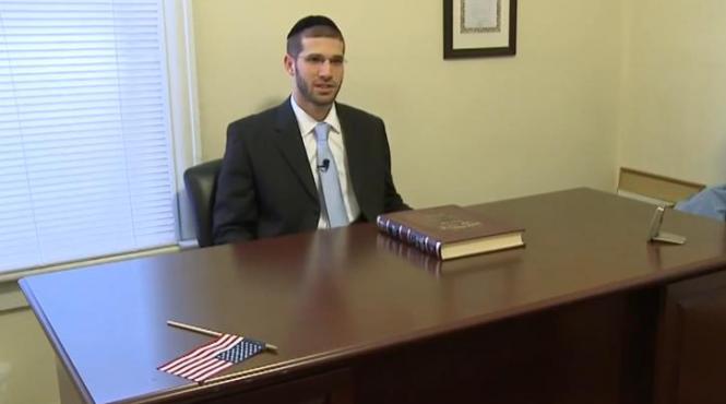 nu mi venea sa cred ce mi vad ochii ce a gasit un rabin din sua intr un birou cumparat de pe internet