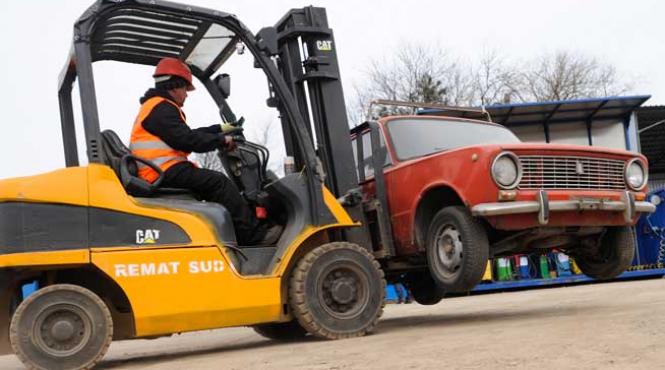 piata auto a scazut cu 10 fata de 2012
