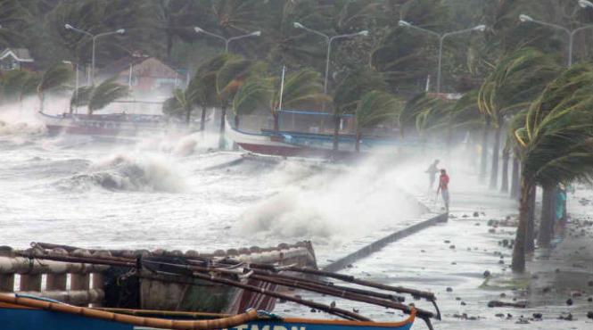bilant tragic in filipine dupa trecerea taifunului haiyan peste 5 200 de morti si 1 600 de disparuti