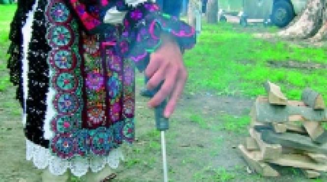 placinte si vinars la claca padurenilor