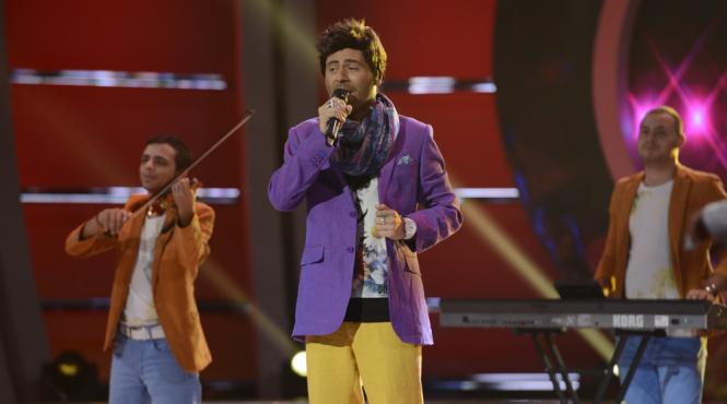 matteo i mike diamondz canta cu instrumenti tii lui pepe i ai lui jean de la craiova