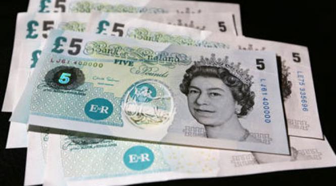 marea britanie va trece la bancnotele din polimeri in 2016