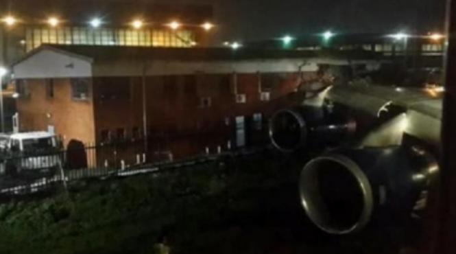 un boeing 747 al british airways cu 202 persoane la bord a lovit o cladire din johannesburg video