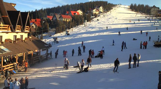 craciun cu zapada pe partiile din romania urmare te live cum se schiaza la munte pe webcam jurnalul ro