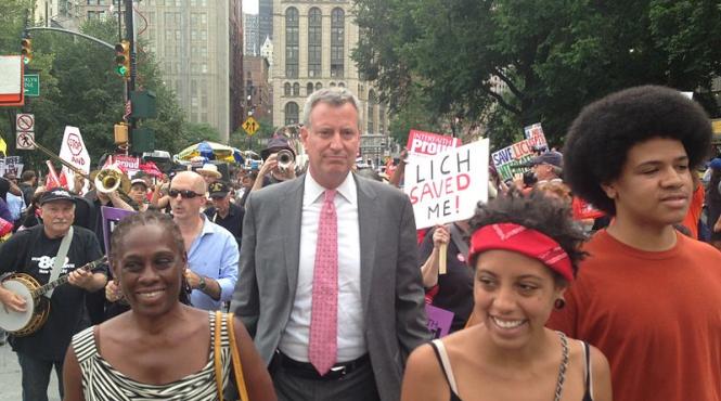 cine este noul primar al new yorkului bill de blasio spune adio epocii bloomberg