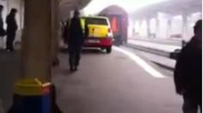 feriti un taxi bantuie peroanele garii de nord din bucuresti video