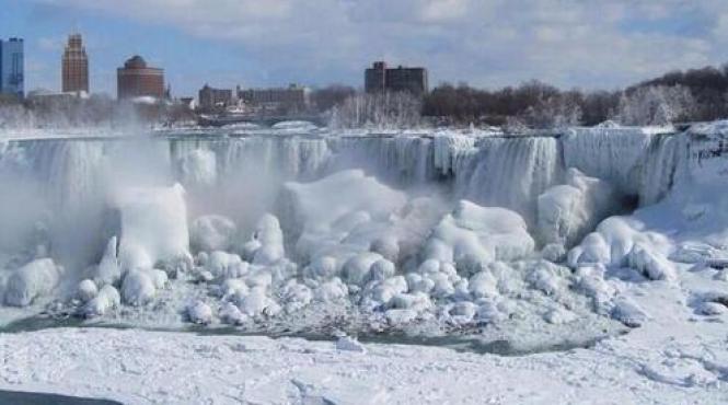 gerul cumplit care a lovit sua si canada a inghetat cascada niagara vezi imagini incredibile video