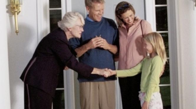 codul bunelor maniere cum se fac prezentarile intr un cerc de necunoscuti