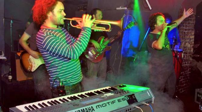 blazzaj aniverseaza 15 ani in clubul control