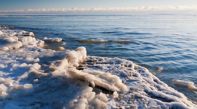 fenomen uluitor pe lacul michigan localnicii au incremenit cand au vazut asta video