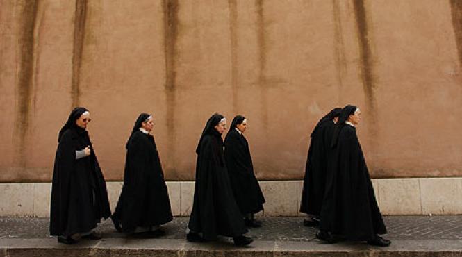 o calugarita din italia a nascut un baietel sanatos l a botezat cu numele papei