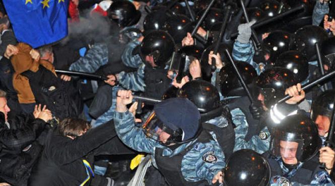 ciocniri violente la kiev doi manifestanti ucisi de fortele speciale