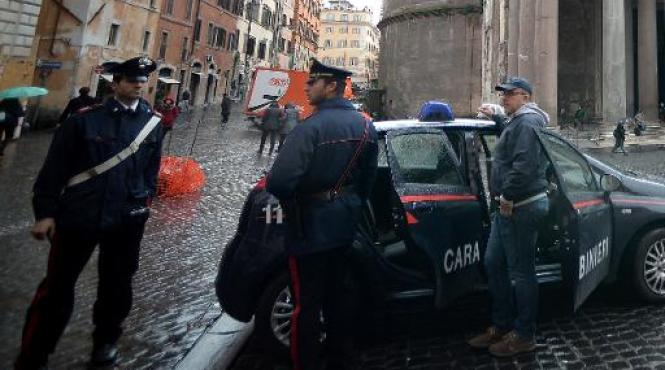 atentat cu bomba la roma cu cateva ore inainte de intalnirea lui francois hollande cu papa francisc