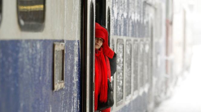 234 de trenuri anulate i 14 linii ferate cu restric ii situatia transportului feroviar