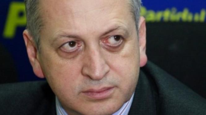 fenechiu si ar putea petrece noaptea in arest preventiv