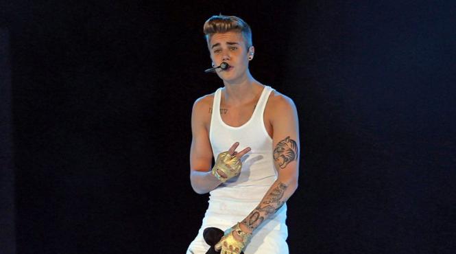 justin bieber risca sa fie expulzat din sua reprezinta o amenintare la adresa americanilor