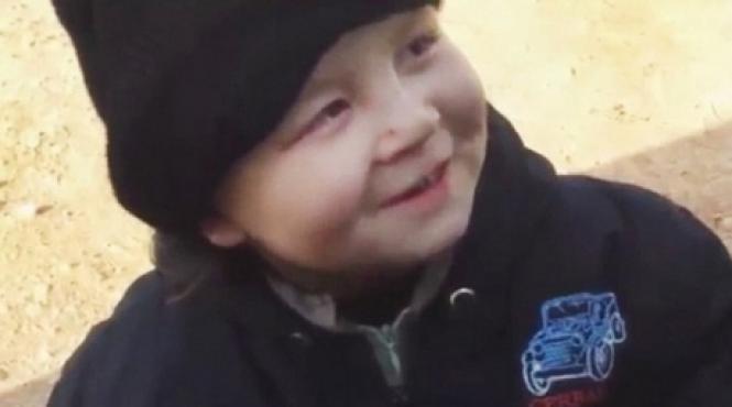 o fetita de doar patru ani demonstreaza cum poate omori oameni in doar o secunda video