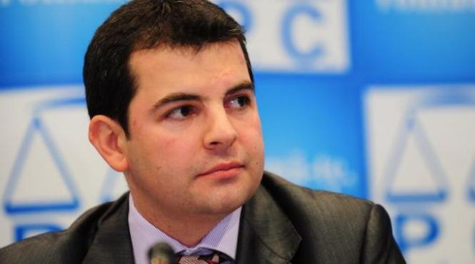 daniel constantin noi nu vrem pentru un om sa mergem in parlament sa solicitam schimbarea structurii guvernului