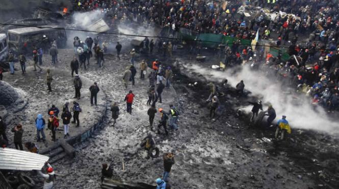 iadul s a dezlantuit in ucraina 21 de morti in urma confruntarilor violente dintre manifestanti si fortele de ordine