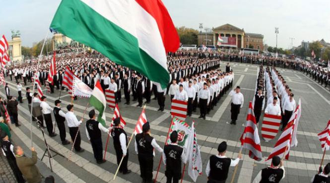 mai multi politicieni parasesc ppmt din cauza extremismului si a apropierii de jobbik