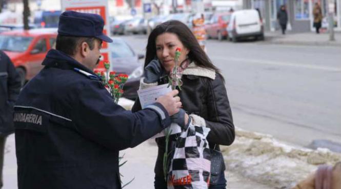 jandarmii vor oferi flori microbistelor inainte de steaua dinamo