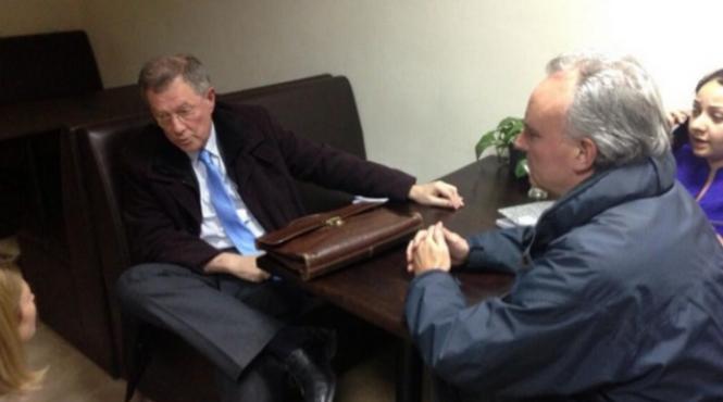 emisarul onu in crimeea amenintat de indivizi inarmati decide sa si incheie misiunea