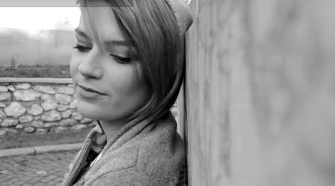 cantareata romanca arestata pentru trafic de droguri risca 10 ani dupa gratii video