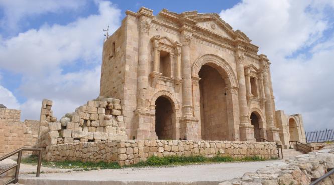 destina ia zilei anticul jerash efesul i pompeiul iordaniei