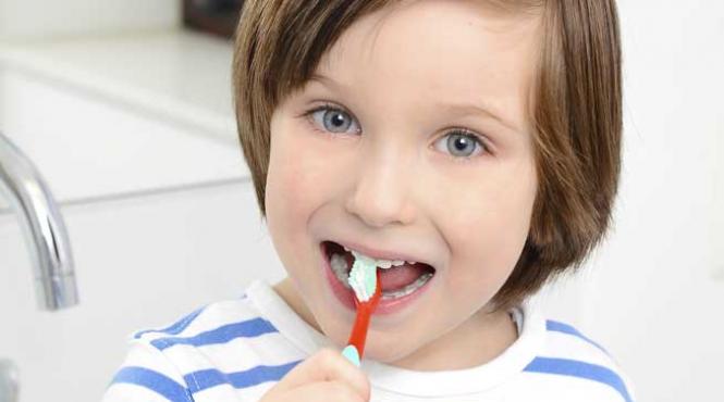 copii mici cu carii multe 75 dintre copiii sub 13 ani au carii pe dintii temporari 4 din 10 au carii pe dintii definitivi