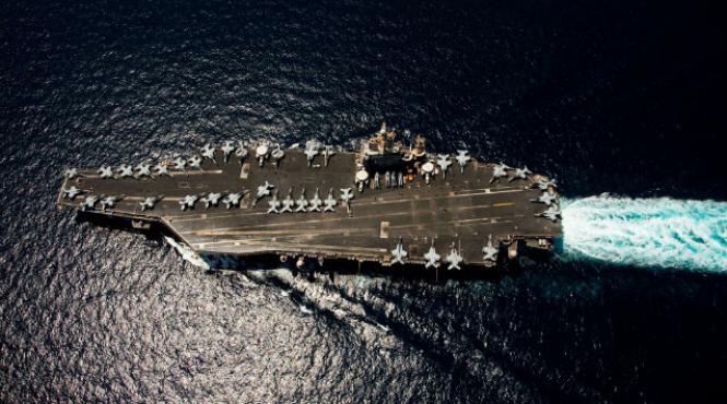 iranul construieste o replica a unui portavion american