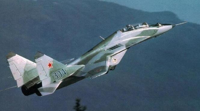 un avion militar sirian a fost doborat de artileria antiaeriana turca pilotul a reusit sa se catapulteze