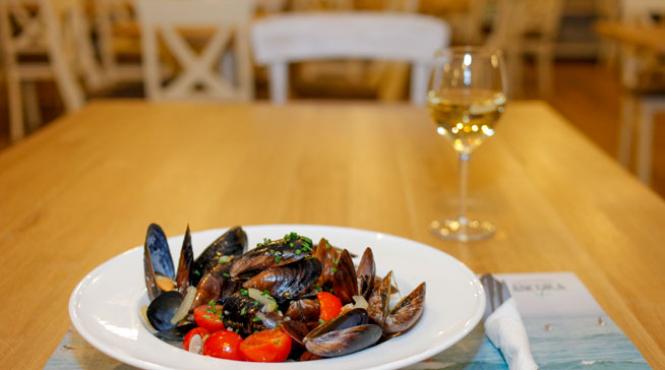 o masa la cherhana de buna vestire