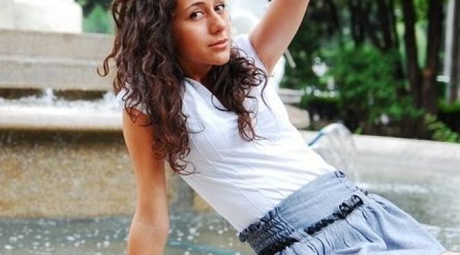 cine este fata care va reprezenta romania la concursul miss asia pacific world 2014