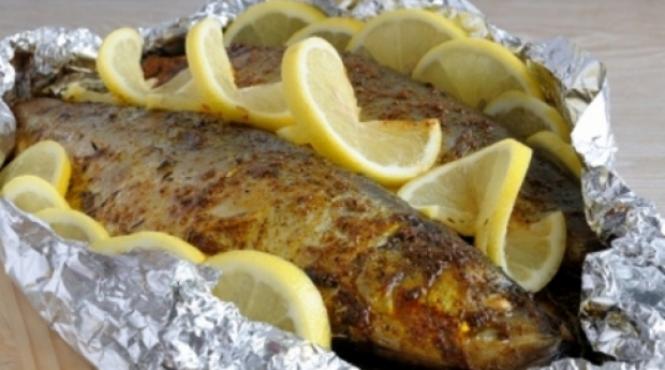 folosesti folia de aluminiu cand gatesti afla de ce ar trebui sa o eviti