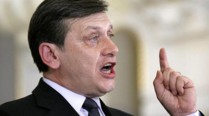 antonescu cer premierului ponta sa l demita imediat si fara ezitare pe consilierul ionel blanculescu