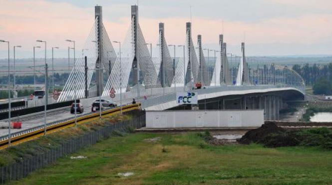 importurile si exporturile romaniei au crescut cu peste 9 in primele doua luni ale anului