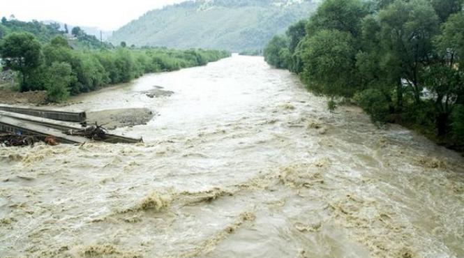 apele romane si institutul national de hidrologie au finalizat hartile de hazard si risc la inundatii