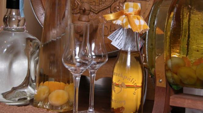 ungaria incalca legislatia europeana pentru ca ii scuteste pe micii producatori de palinca de la plata accizelor