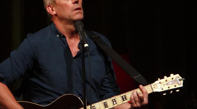 house hugh laurie the copper bottom band bilete