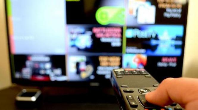 romanii nu se despart de televizor numarul abonatilor tv a crecut cu 6