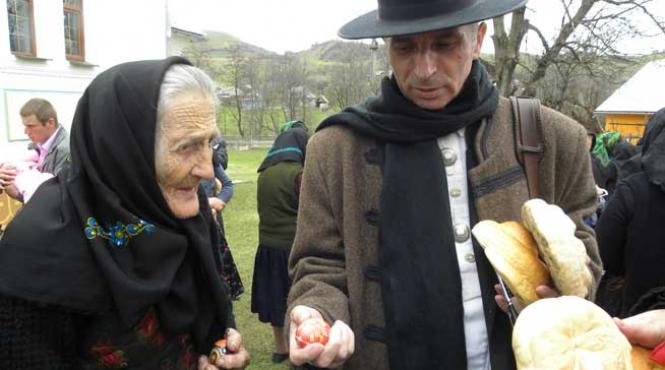 de pasti oamenii se impacau si uitau toate pricinile de sfada