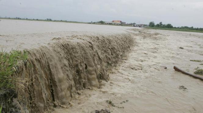 cod portocaliu si cod galben de inundatii in 11 bazine hidrografice in urmatoarele ore