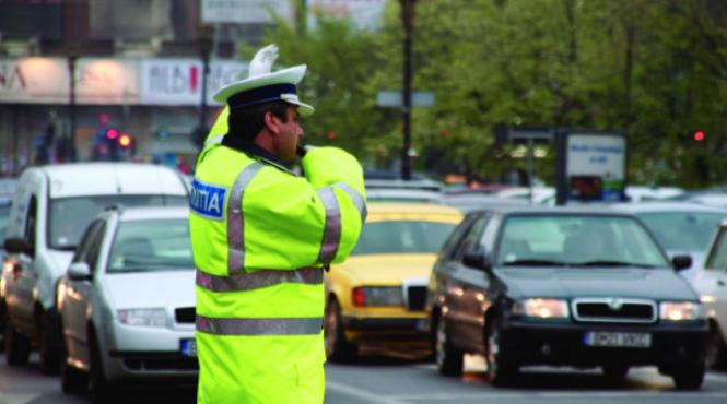 politist rutier lovit in plin de un sofer neatent