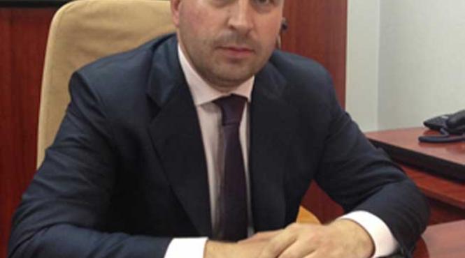 baietii destepti ai statului se muta din asigurari in afaceri cu energie