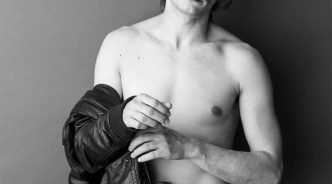 hai la teatru asociatia inspira te invita la teatrul elisabeta la o piesa despre iubirea din zilele noastre