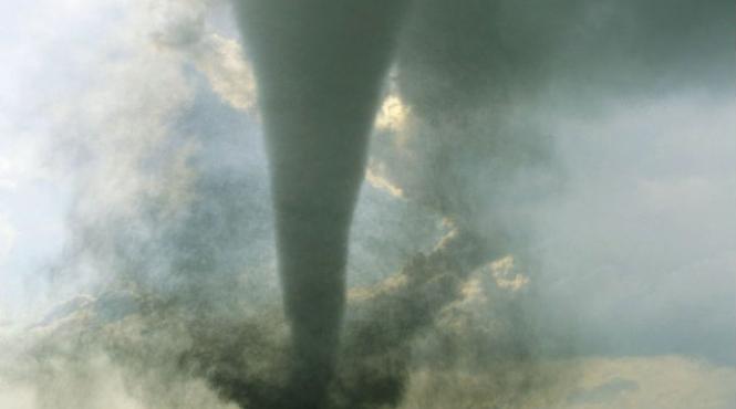 tornadele care au lovit sua au ucis cel putin 35 de oameni