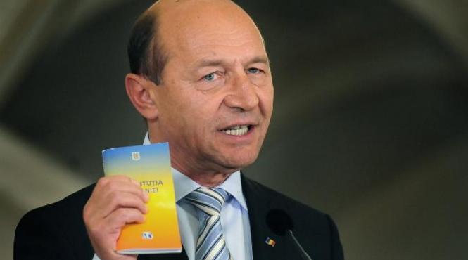 basescu a sesizat ccr in legatura cu refuzul lui ponta de a contrasemna decrete prezidentiale